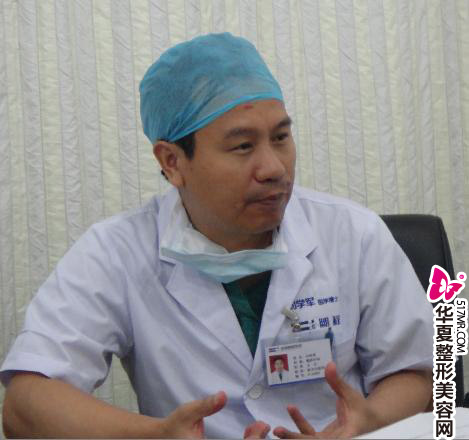 刘学军主任接受胸部整形修复网
采访