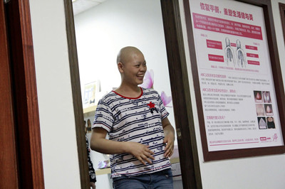 女子患乳腺癌被切除乳房 失去了乳房但没失去爱